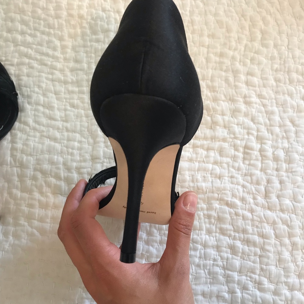 Manolo Blahnik Catalina Feather Satin Heel - Picture 3 of 5